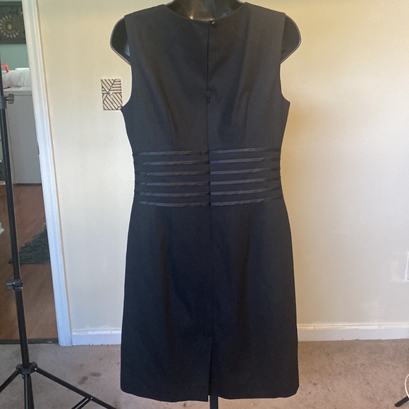 PRE-OWNED Banana Republic Women’s Black Sheath Dress Sleeveless Dress - Picture 7 of 12